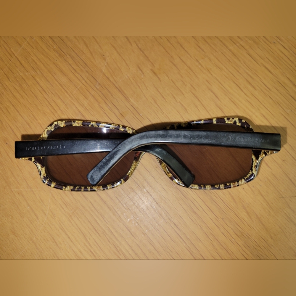 D&G Sunglasses in black w leopard inside - Picture 5 of 7